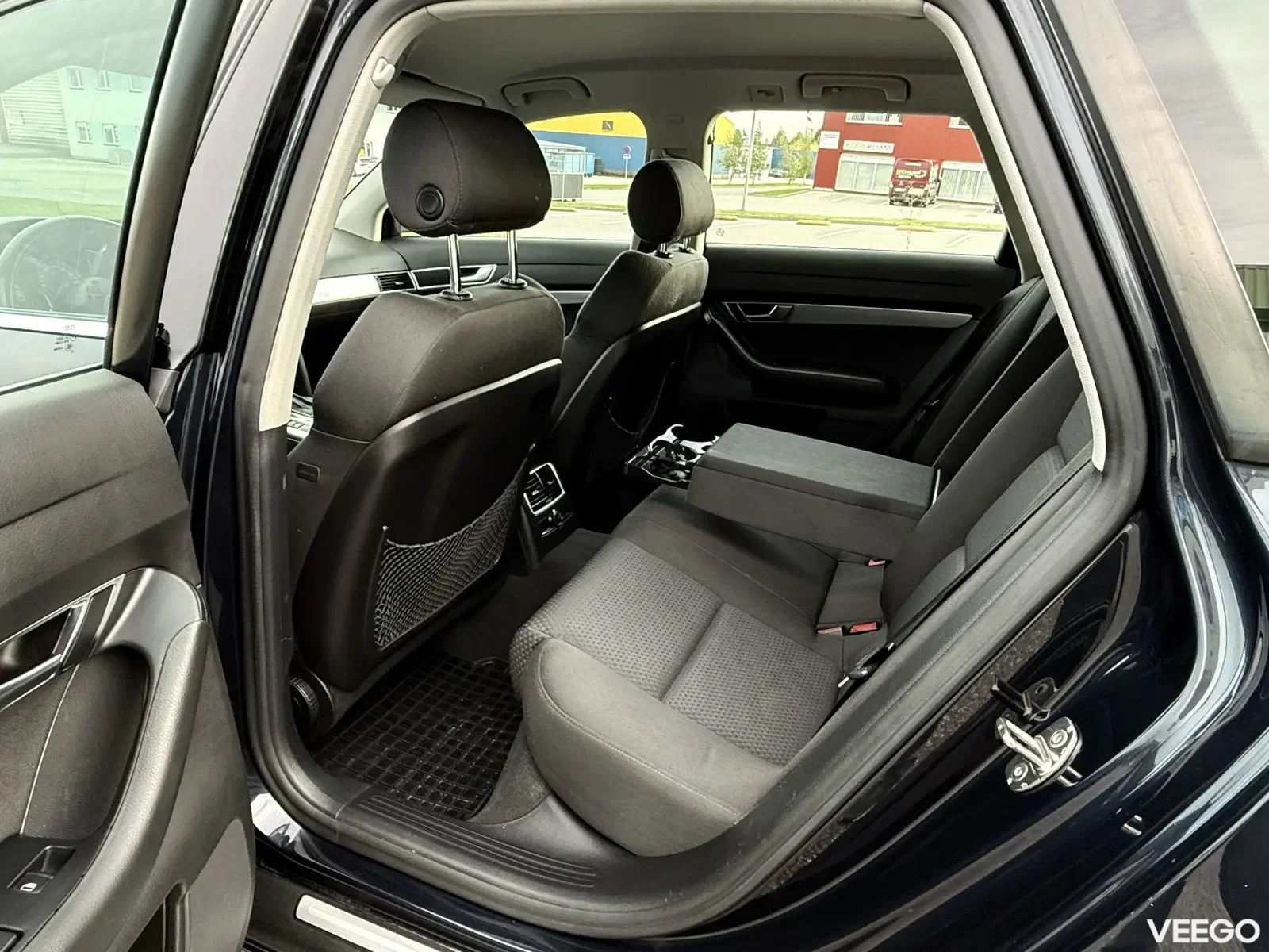 Audi A6 Avant Quattro 2.7 132kW