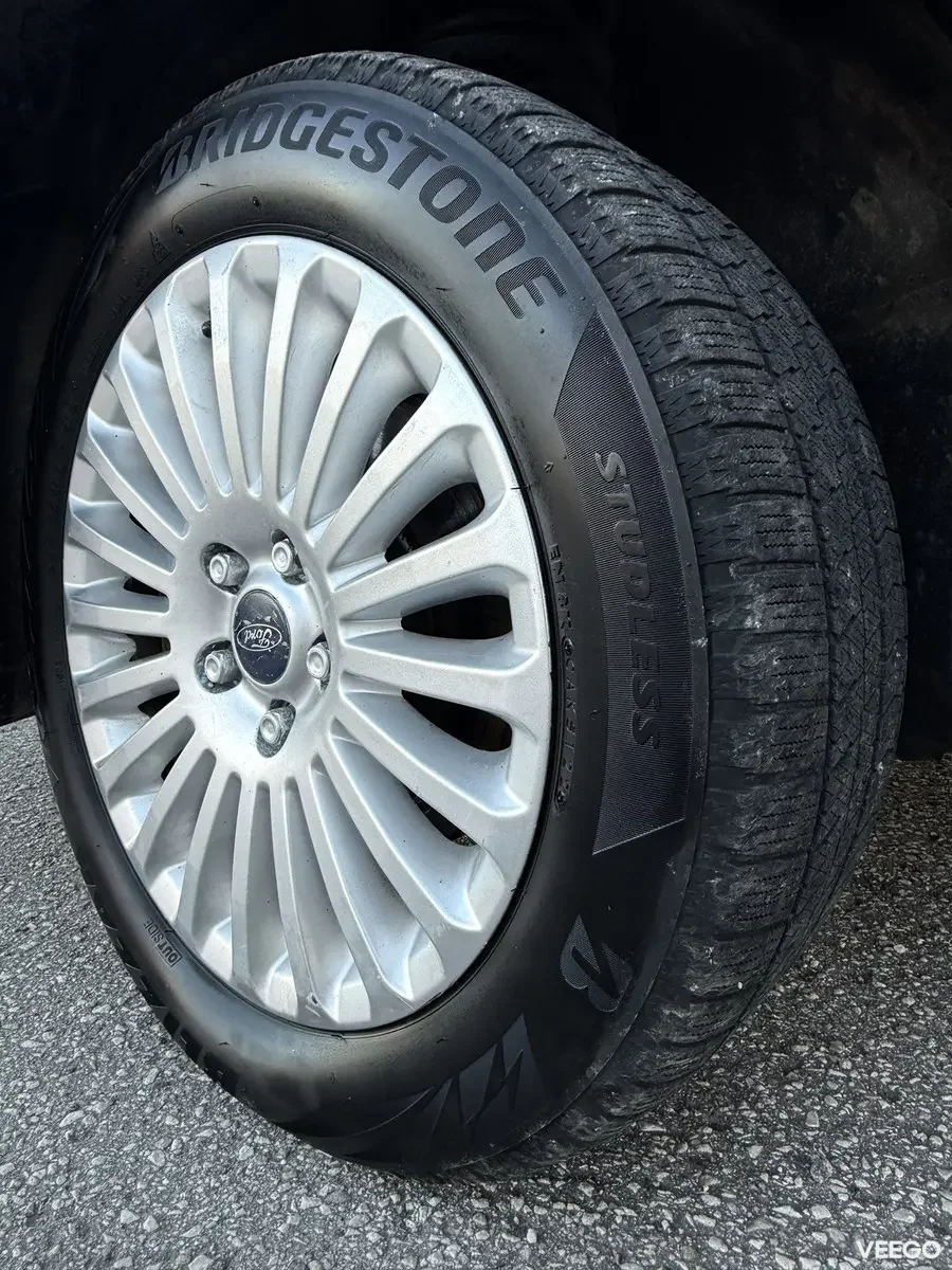 Ford Mondeo Ghia 2 103kW
