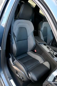 Volvo XC60 AWD 4C B&W ULTIMATE DARK+EXTERIOR INTELLI XENIUM FULL MY2024 2 335kW thumbnail