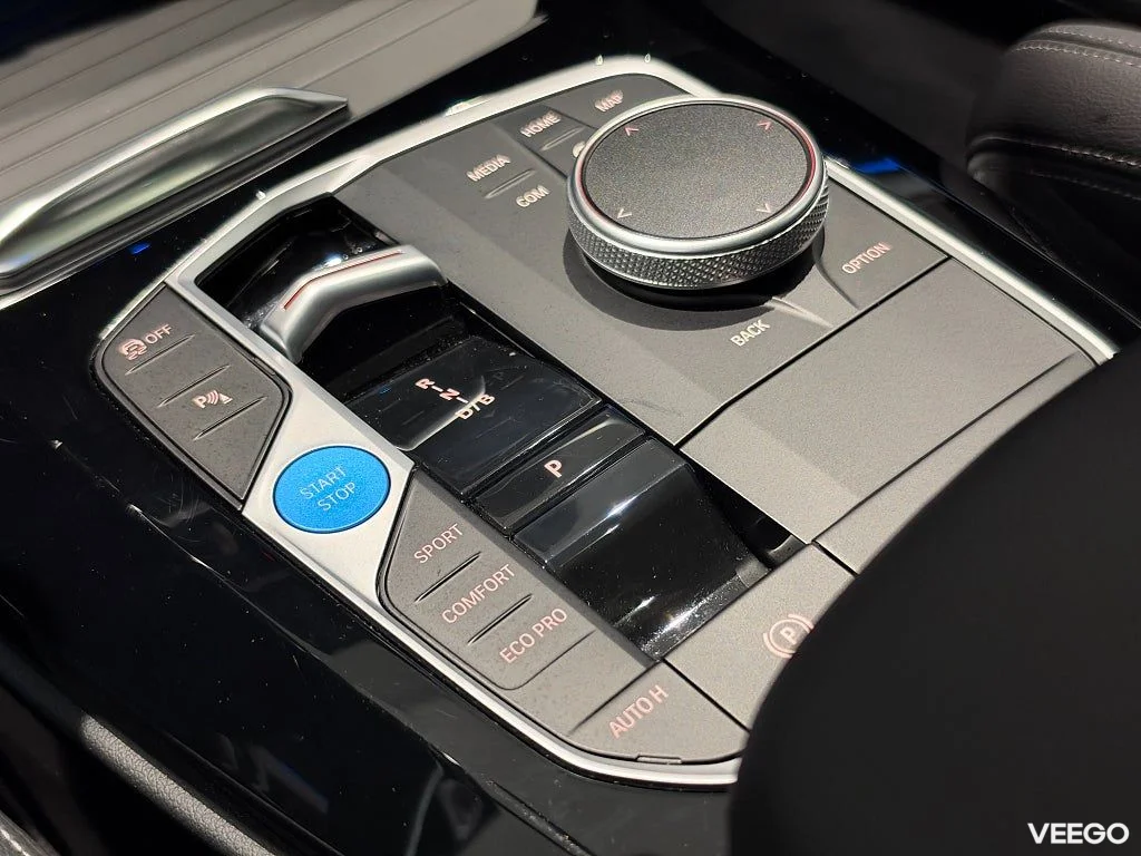 BMW iX3 Charged M Sport Drag P/D-Assist Panorama Elstol m minne 0kW