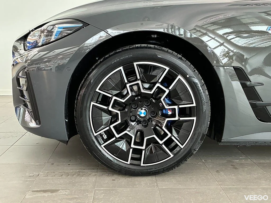 BMW i4 M60 xDrive Taklucka H/K Drag Rattvärme ComfortAccess 0kW