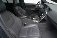 Volvo V60 Summum D4 2 140kW thumbnail