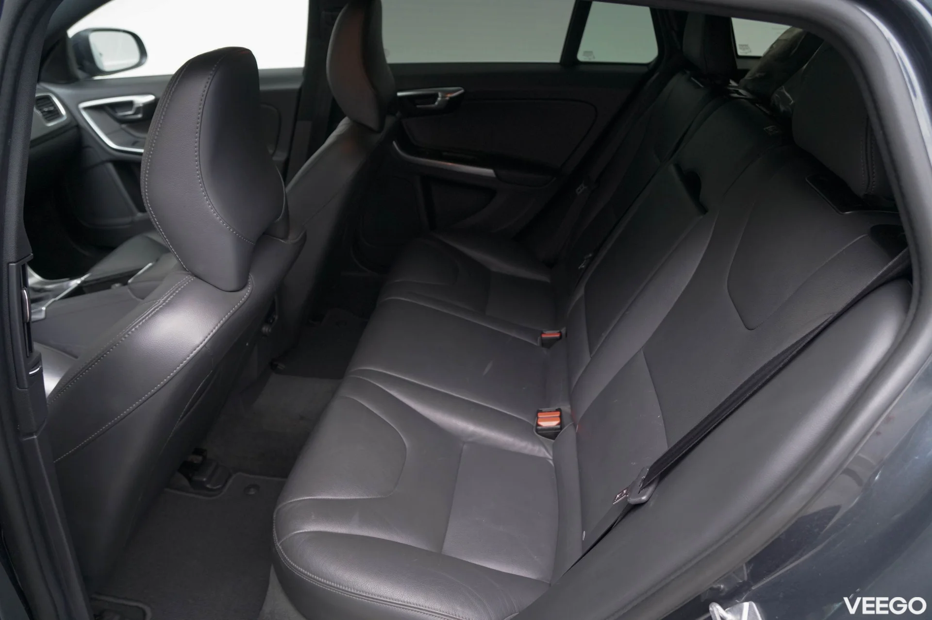 Volvo V60 Summum D4 2 140kW