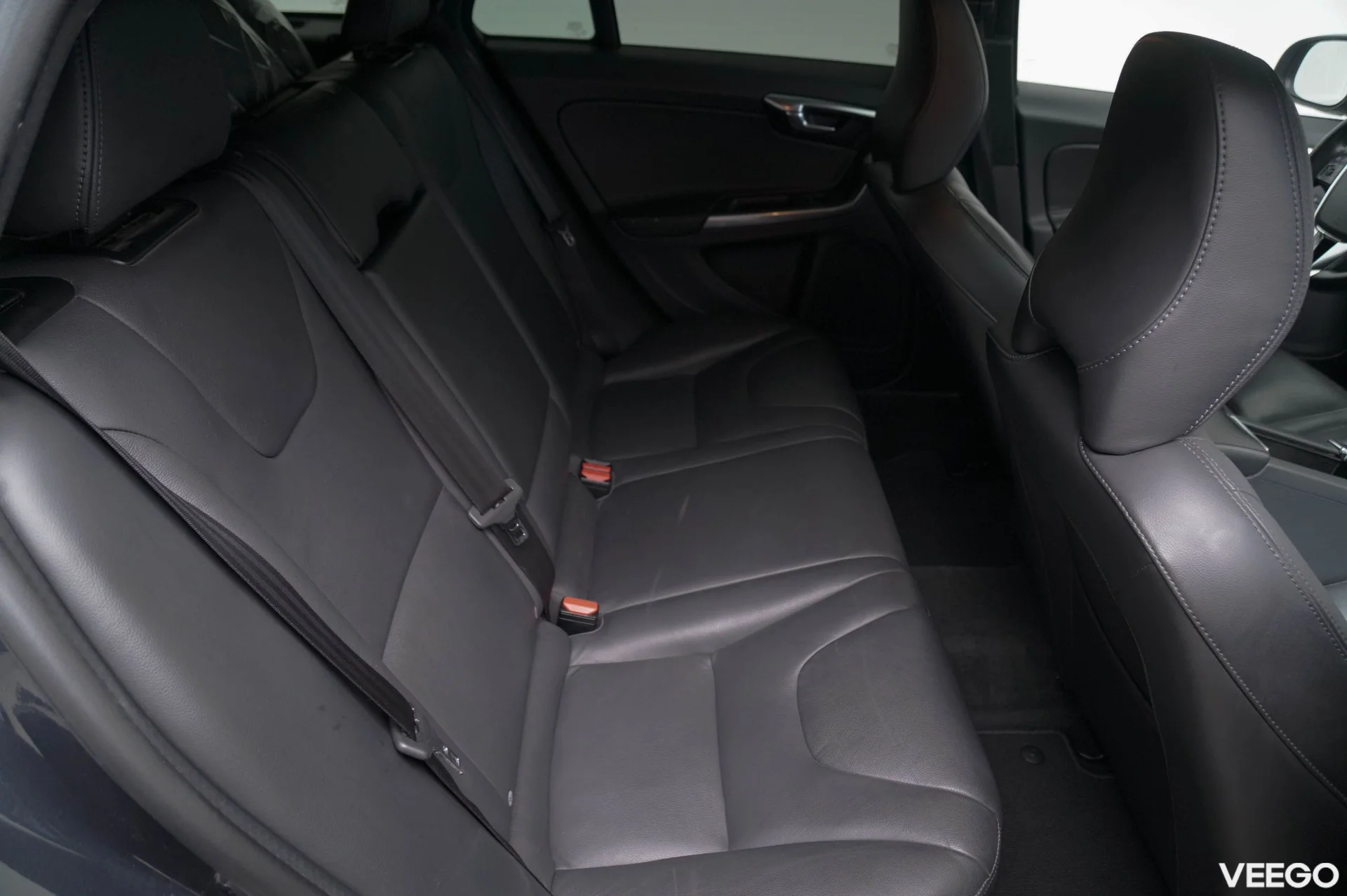 Volvo V60 Summum D4 2 140kW