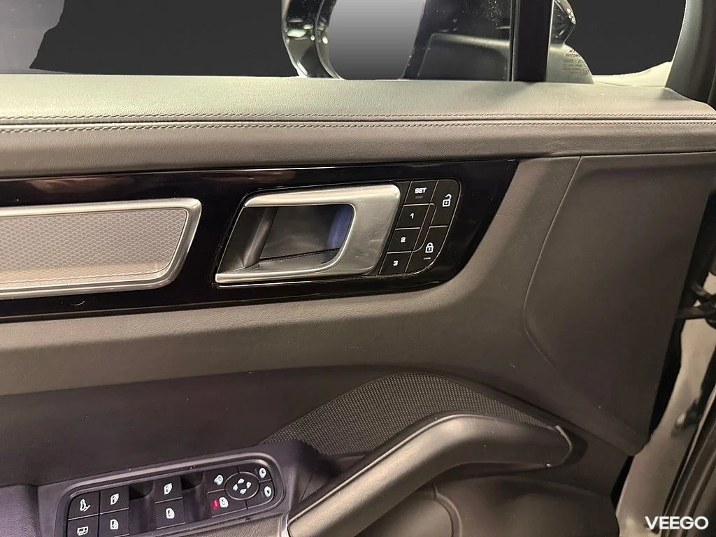 Porsche Cayenne E-Hybrid 462HK Platinum Edt /Se Spec 340kW