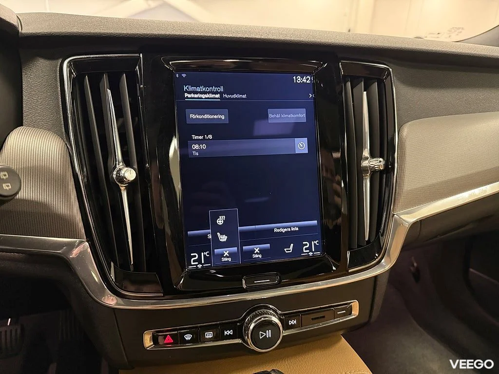 Volvo V90 D4 AWD 190HK Pro /Pano /Drag 140kW