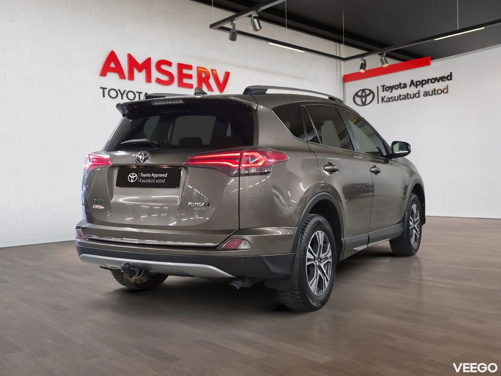 Toyota RAV4 Luxury Plus AWD 2 112kW