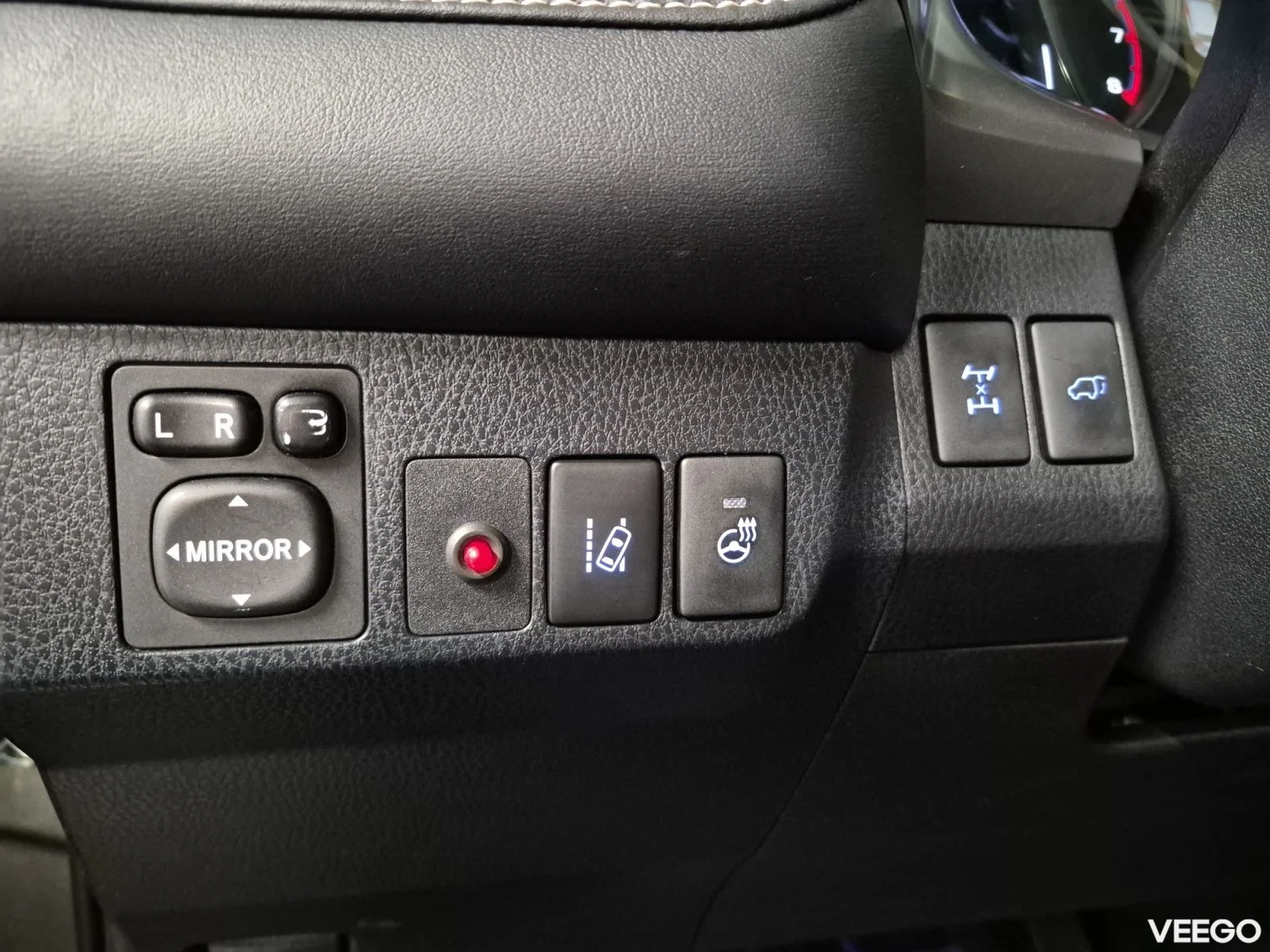 Toyota RAV4 Luxury Plus AWD 2 112kW