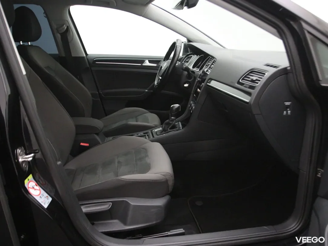 Volkswagen Golf 1.6 85kW