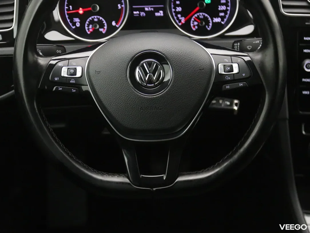 Volkswagen Golf 1.6 85kW
