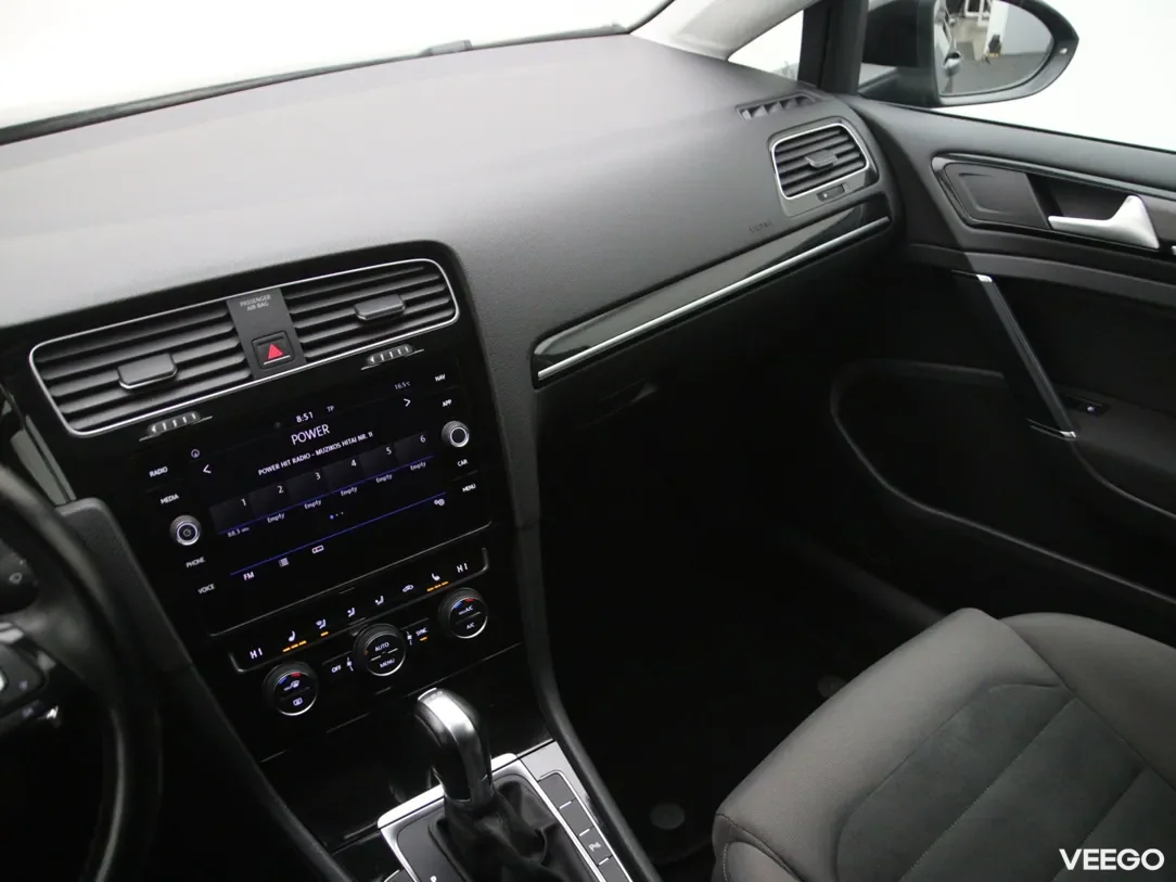 Volkswagen Golf 1.6 85kW