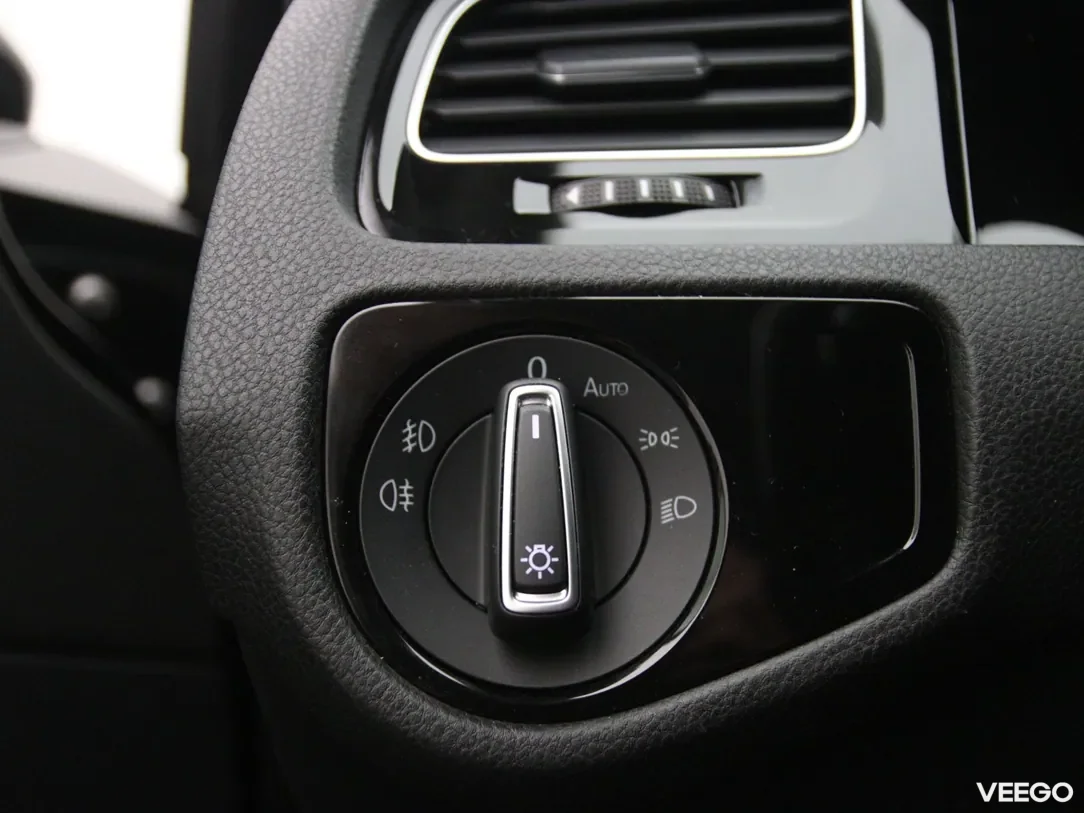 Volkswagen Golf 1.6 85kW