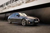 BMW 320 2.0 135kW thumbnail