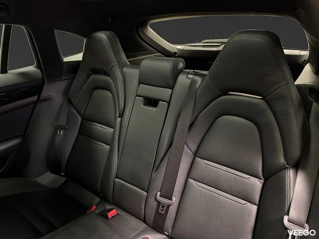 Porsche Panamera Sport Turismo PDK 330HK /Pano /Drag /Bose 243kW