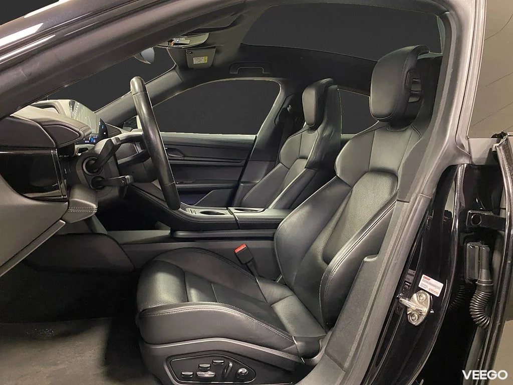 Porsche Taycan 571HK /P-Display /Pano /Se Spec /Moms 420kW