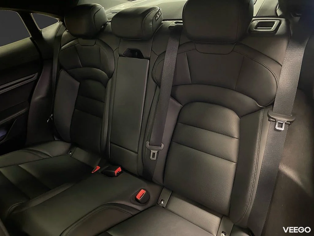 Porsche Taycan 571HK /P-Display /Pano /Se Spec /Moms 420kW