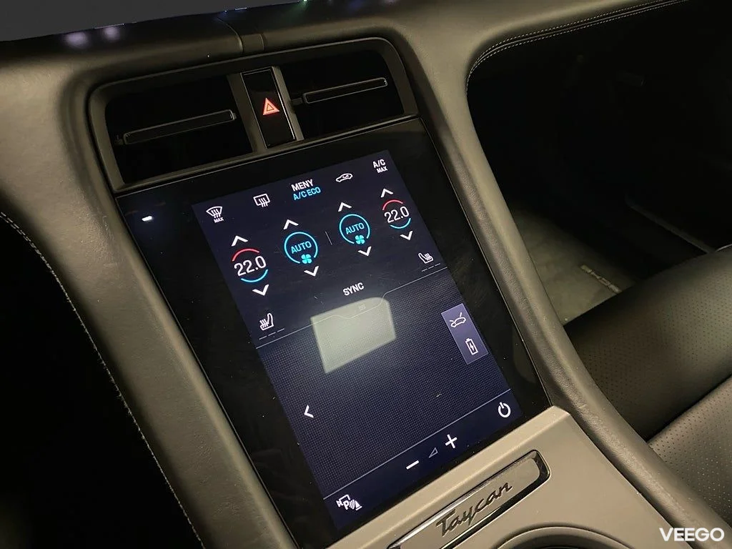 Porsche Taycan 571HK /P-Display /Pano /Se Spec /Moms 420kW