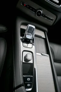Volvo XC90 AWD T8 H&K 4C LUXURY+ ULTRA BRIGHT XENIUM INTELLI FULL MY2024 2 335kW thumbnail