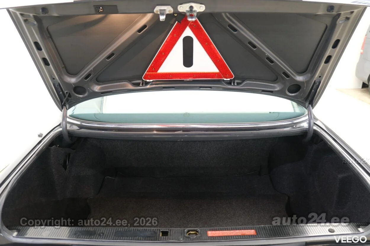 Mercedes-Benz S560 - 5.6 220kW