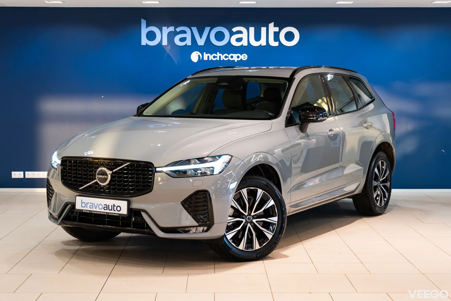 Volvo XC60 2.0 B4 Mild-Hybrid Plus Dark AWD 2 145kW