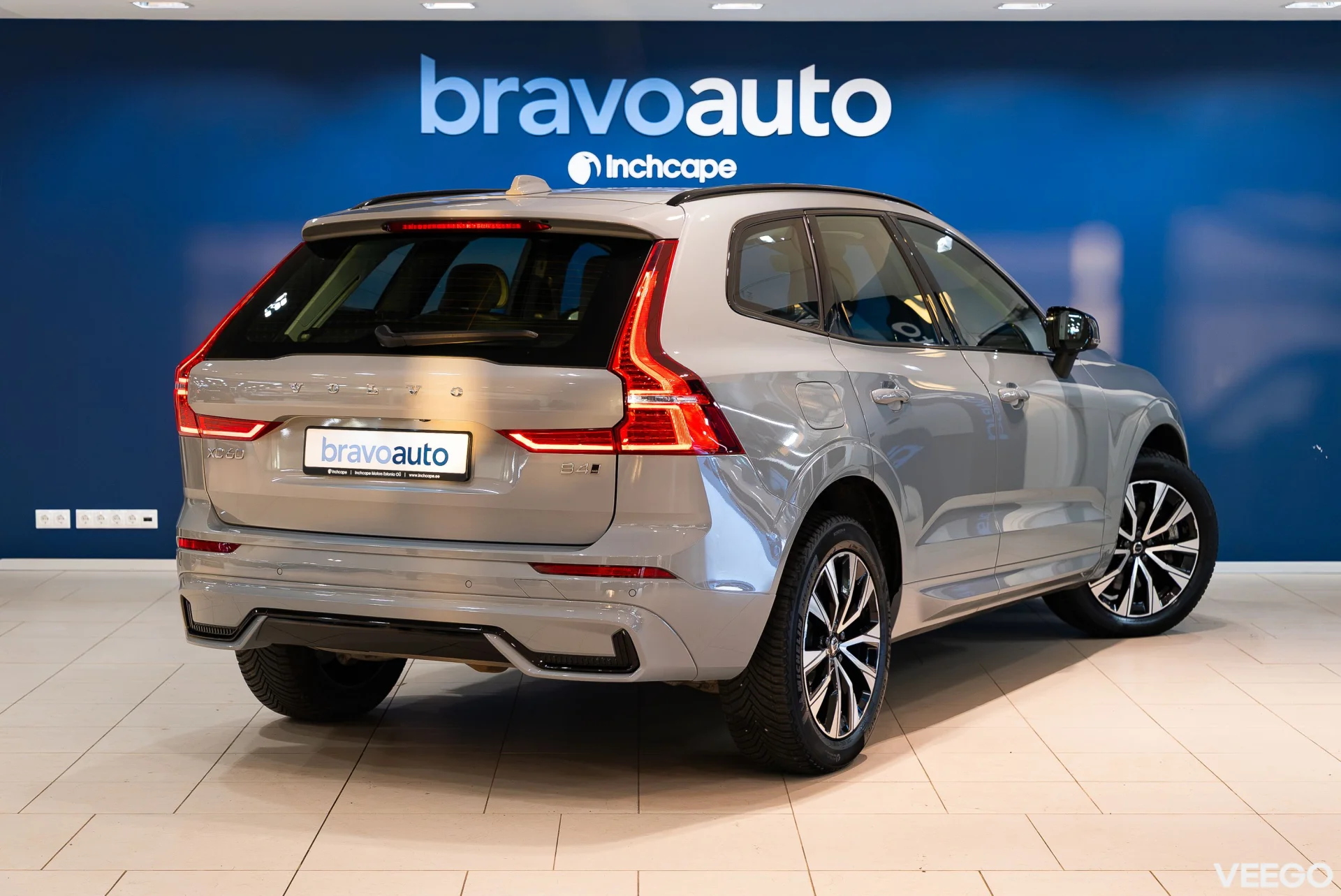 Volvo XC60 2.0 B4 Mild-Hybrid Plus Dark AWD 2 145kW