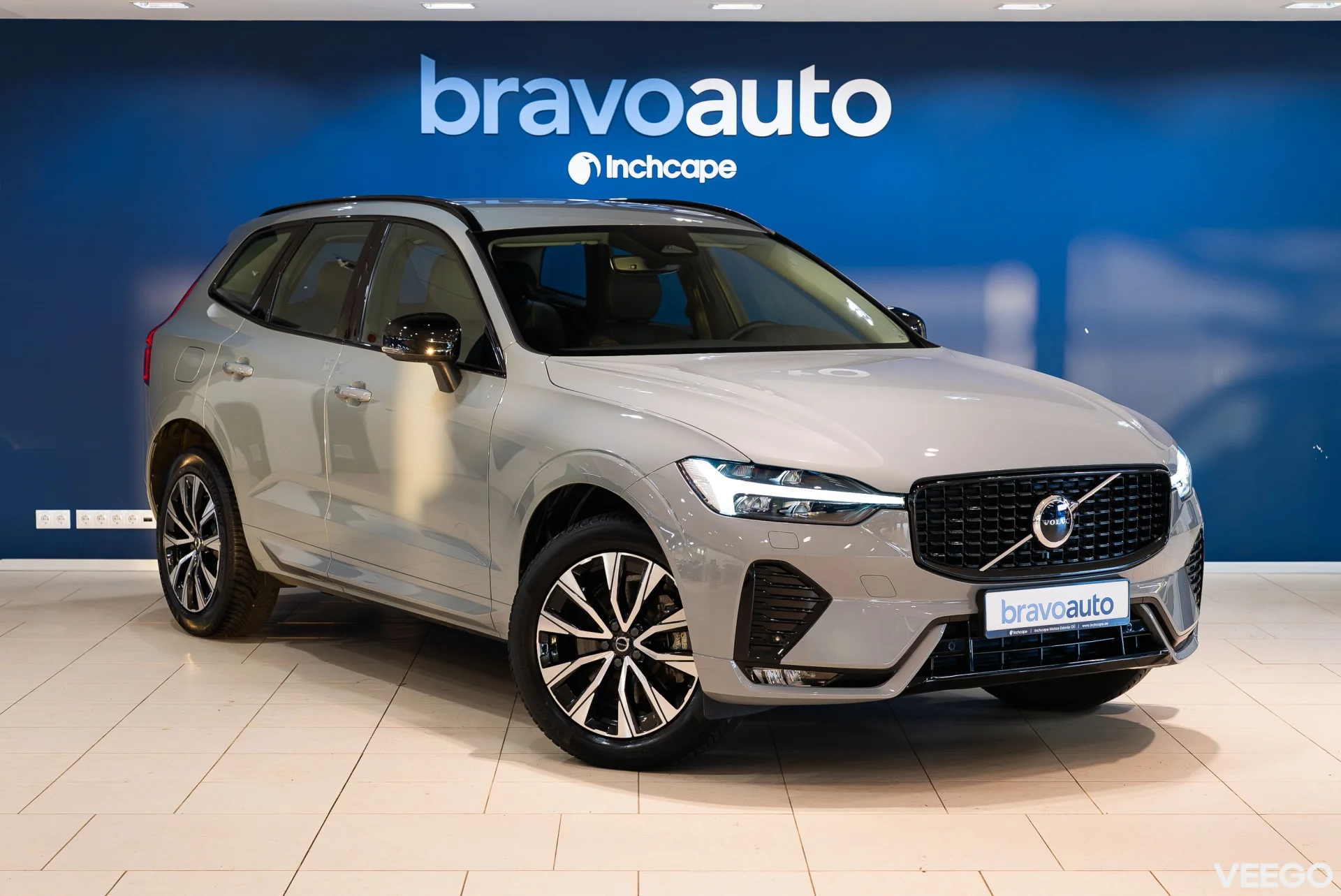 Volvo XC60 2.0 B4 Mild-Hybrid Plus Dark AWD 2 145kW
