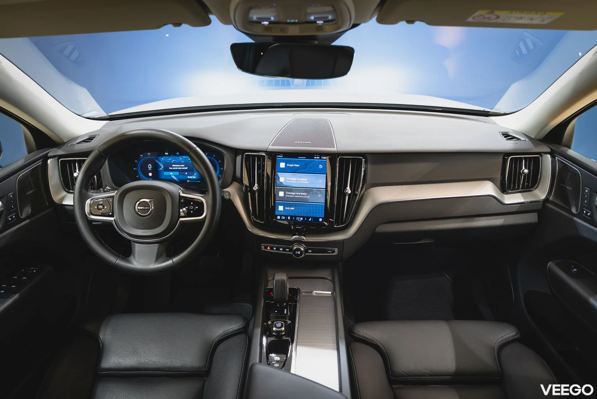 Volvo XC60 2.0 B4 Mild-Hybrid Plus Dark AWD 2 145kW