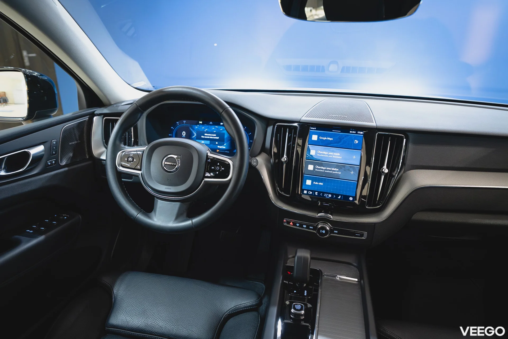 Volvo XC60 2.0 B4 Mild-Hybrid Plus Dark AWD 2 145kW