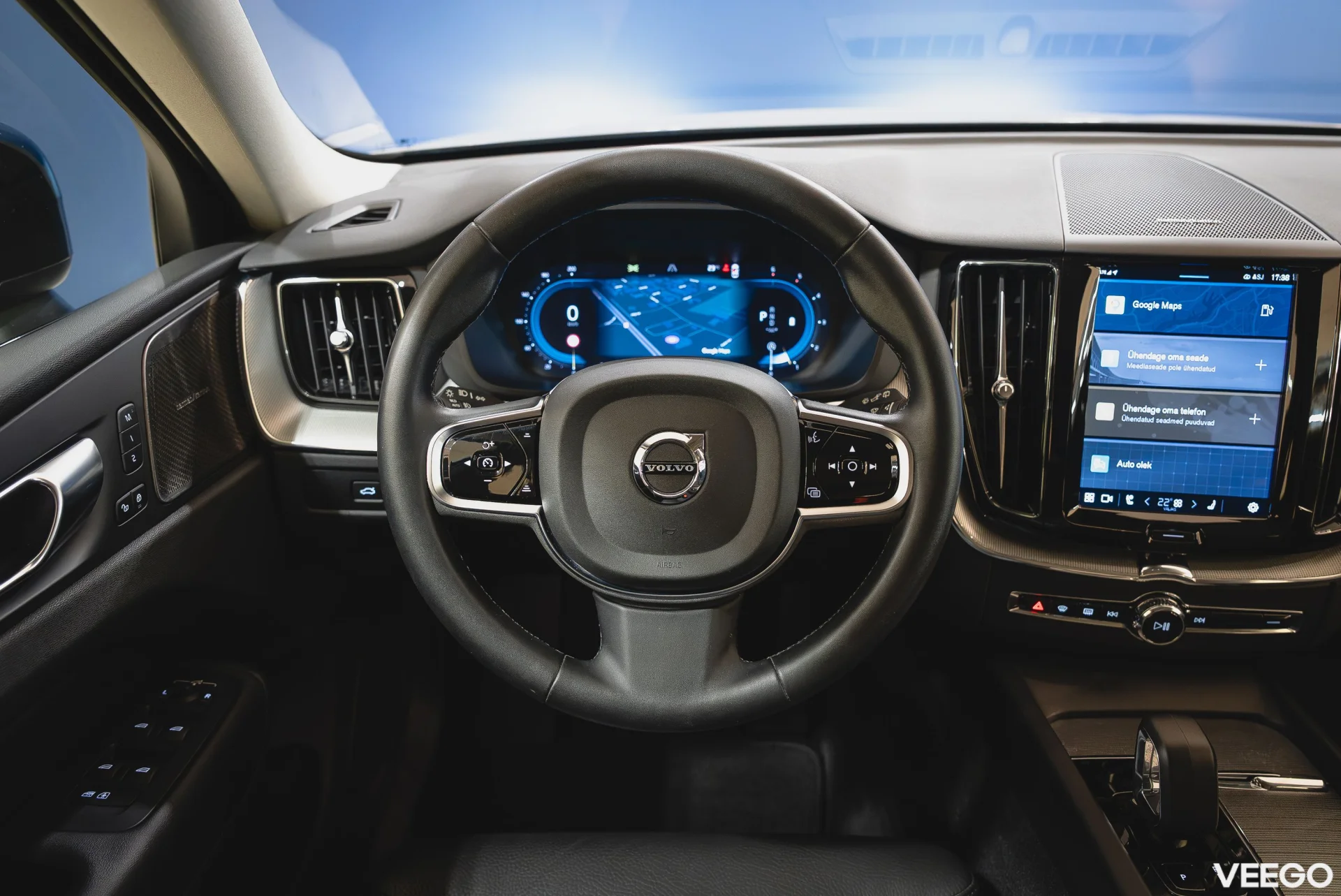 Volvo XC60 2.0 B4 Mild-Hybrid Plus Dark AWD 2 145kW