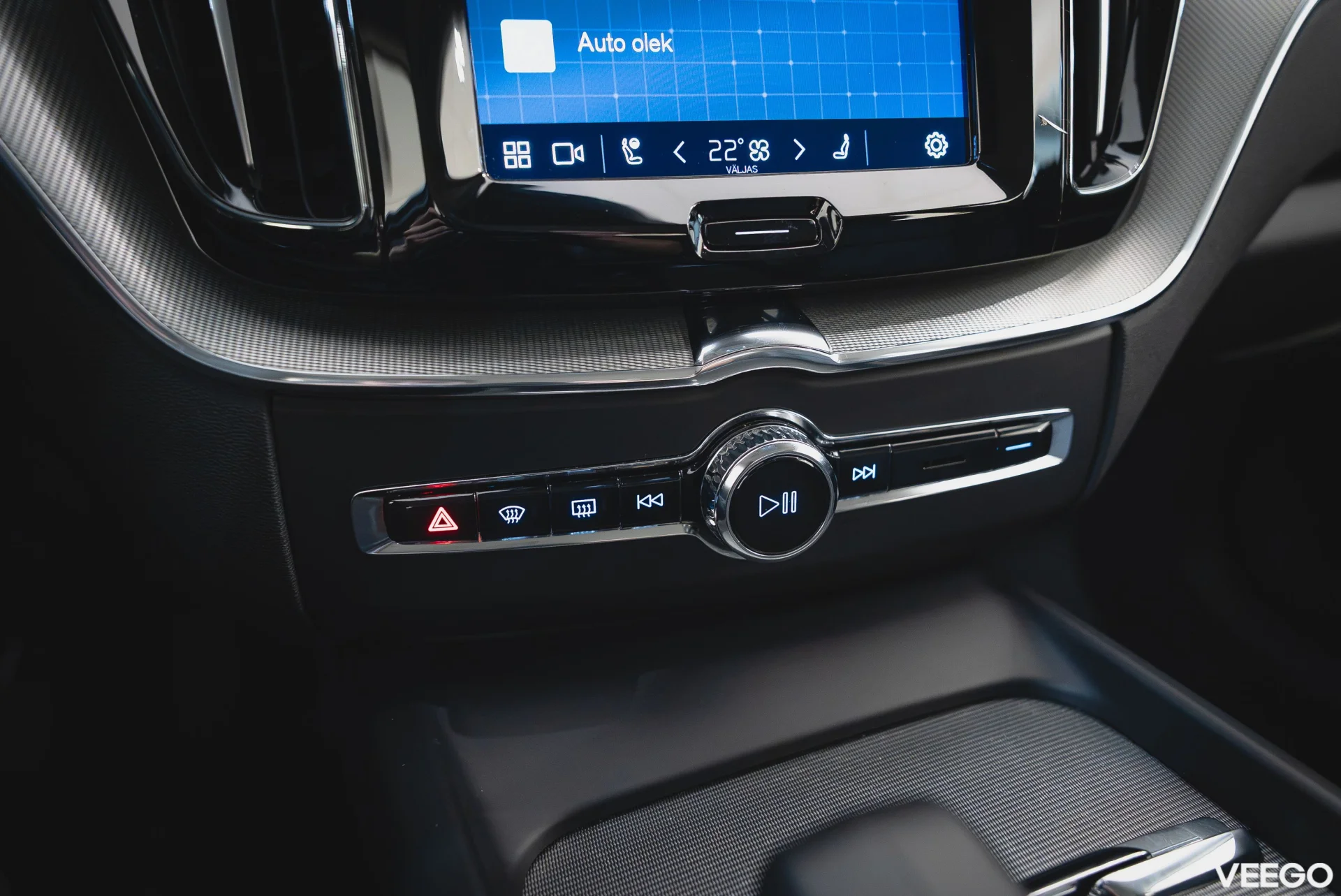 Volvo XC60 2.0 B4 Mild-Hybrid Plus Dark AWD 2 145kW