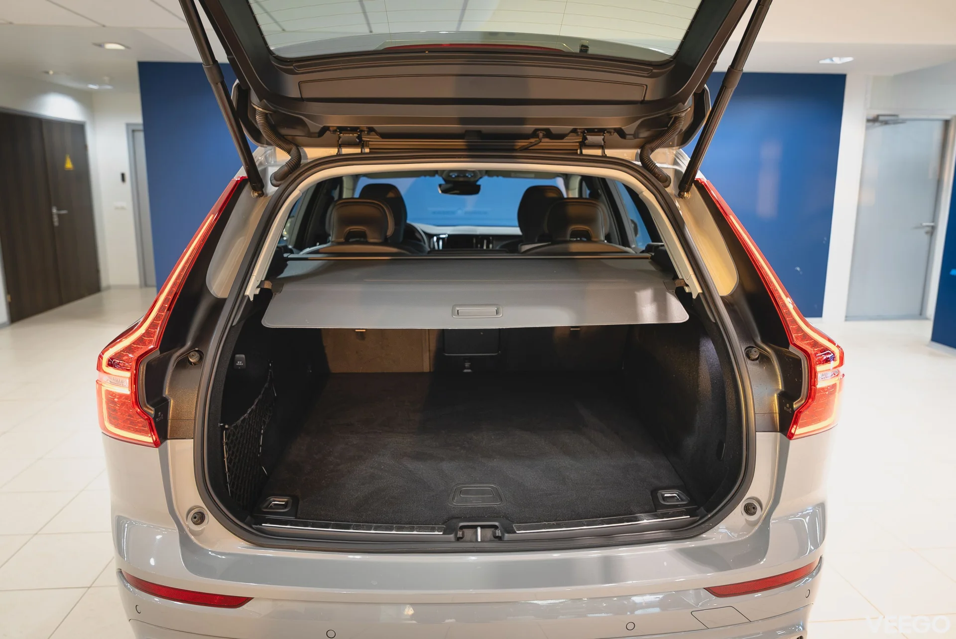 Volvo XC60 2.0 B4 Mild-Hybrid Plus Dark AWD 2 145kW