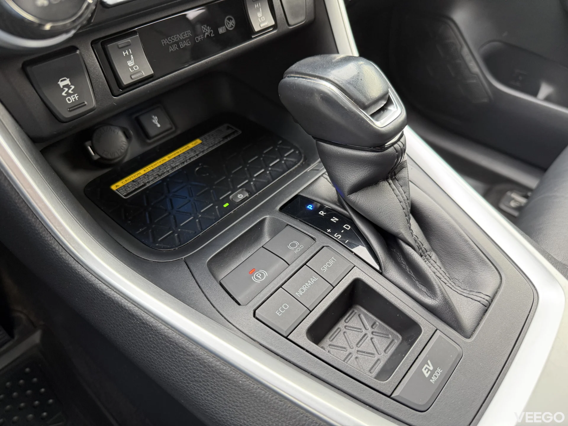 Toyota RAV4 Premium Hybrid 2.5 131kW