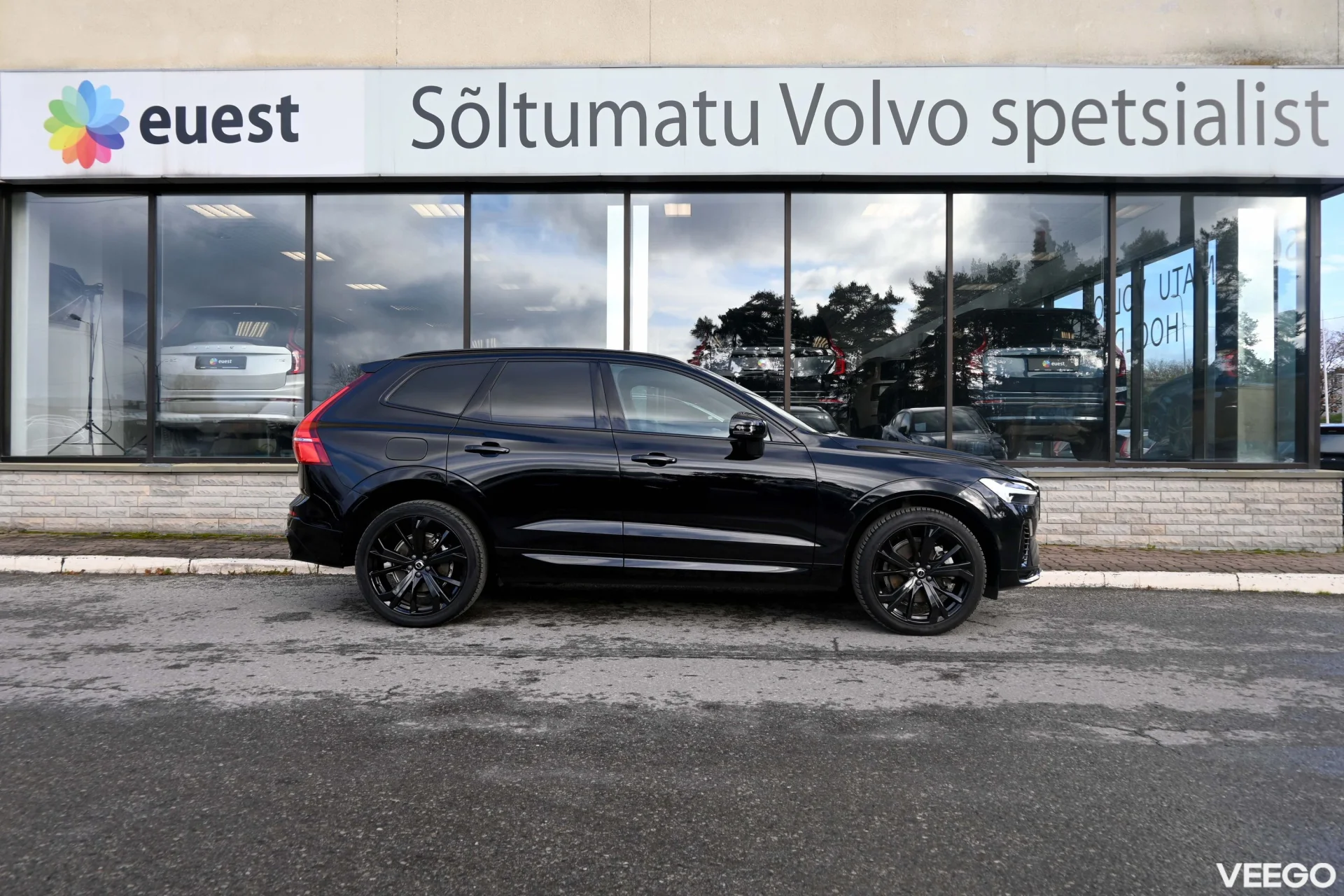 Volvo XC60 AWD H&K BLACK EDITION INTELLI SAFE PRO XENIUM 2 293kW