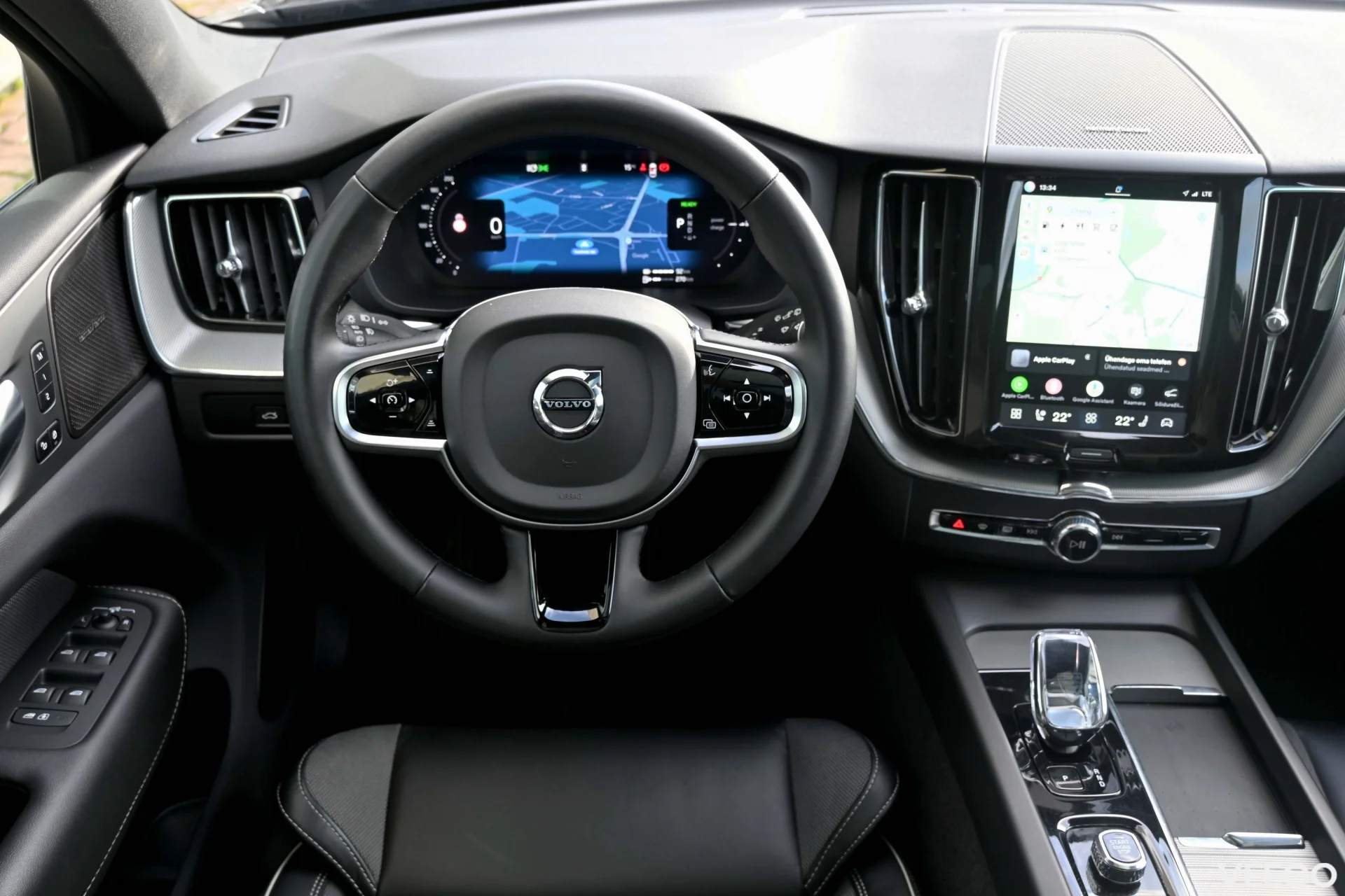 Volvo XC60 AWD H&K BLACK EDITION INTELLI SAFE PRO XENIUM 2 293kW
