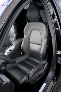Volvo XC60 AWD H&K BLACK EDITION INTELLI SAFE PRO XENIUM 2 293kW thumbnail
