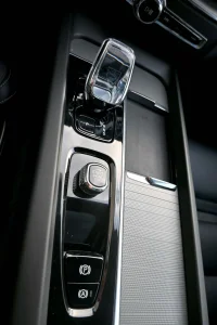 Volvo XC60 AWD H&K BLACK EDITION INTELLI SAFE PRO XENIUM 2 293kW thumbnail