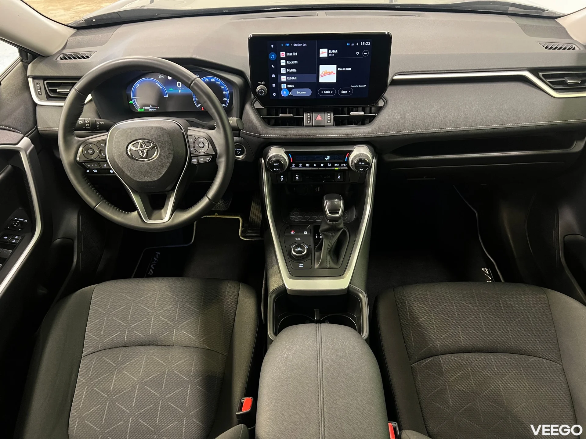 Toyota RAV4 - 2.5 131kW
