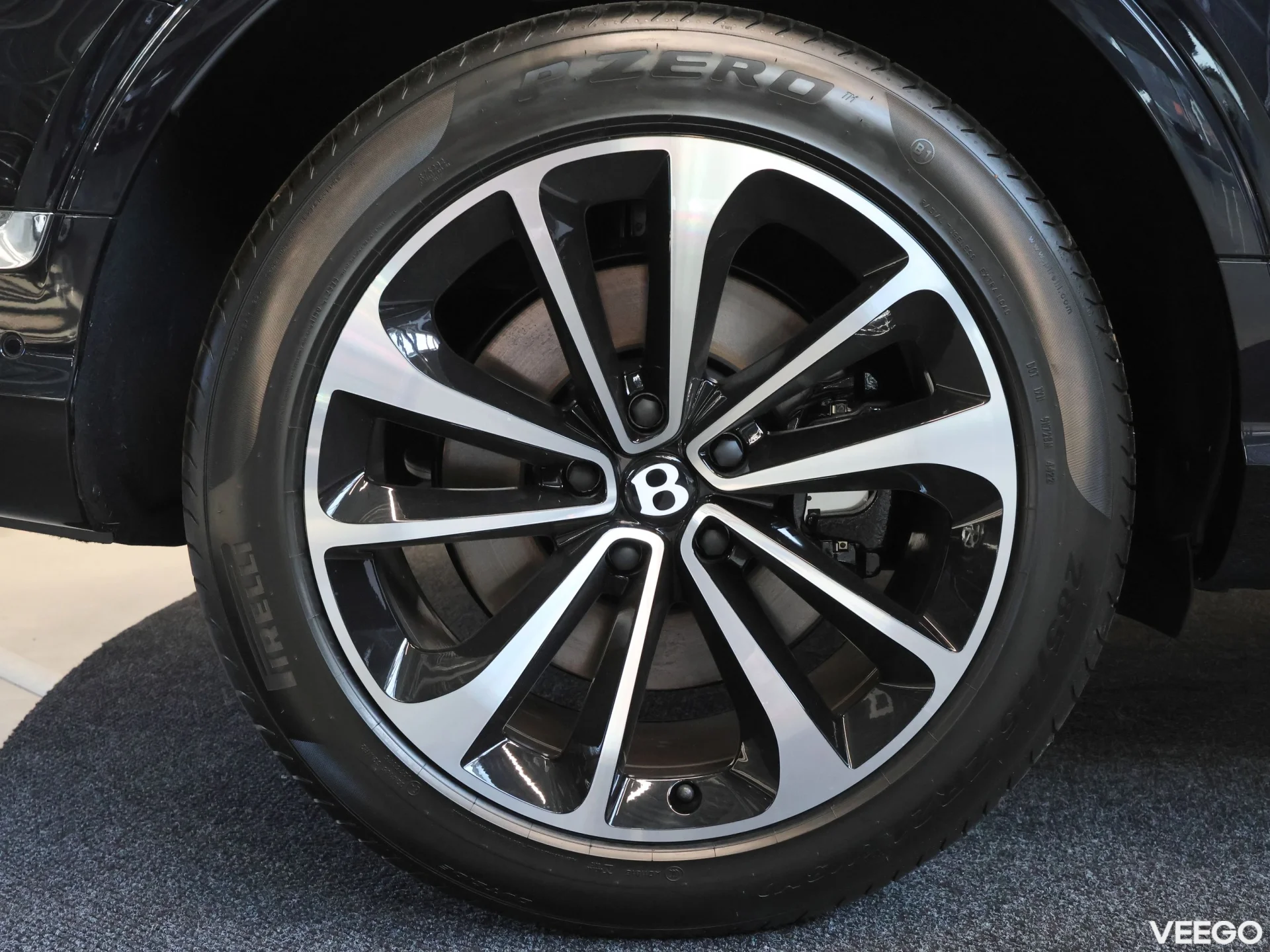 Bentley Bentayga EWB 4 404kW