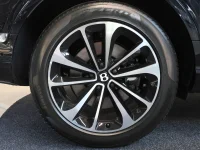 Bentley Bentayga EWB 4 404kW thumbnail