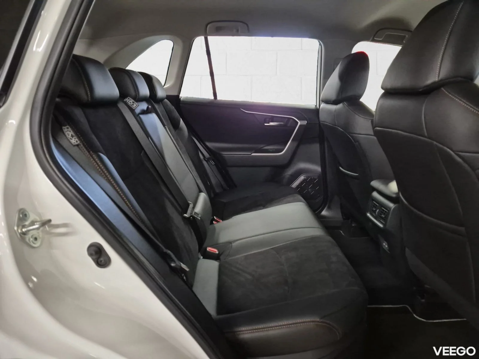 Toyota RAV4 Luxury Plus AWD 2.5 131kW