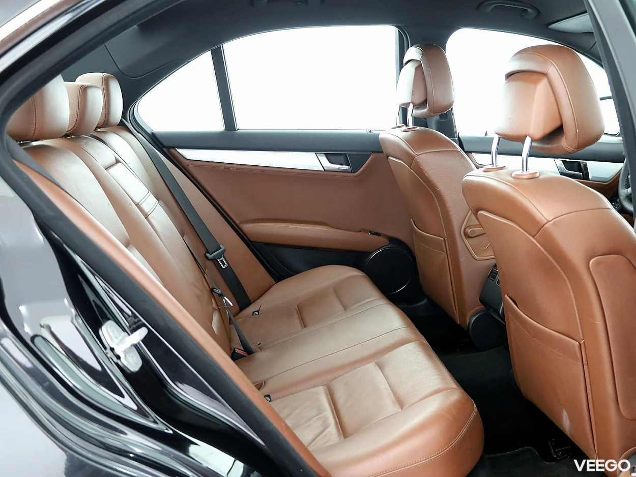 Mercedes-Benz C220 2.1 125kW