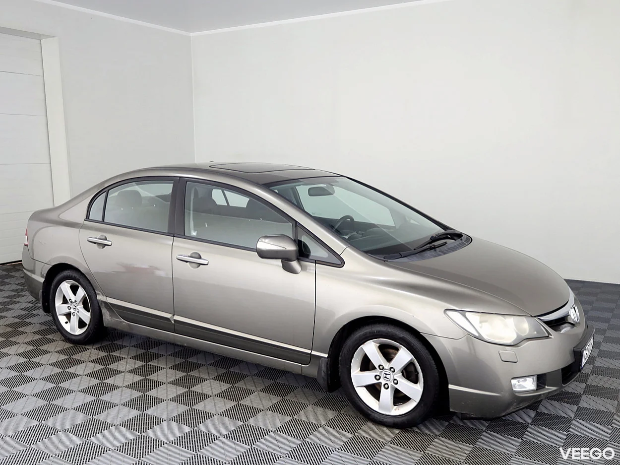 Honda Civic 1.8 104kW