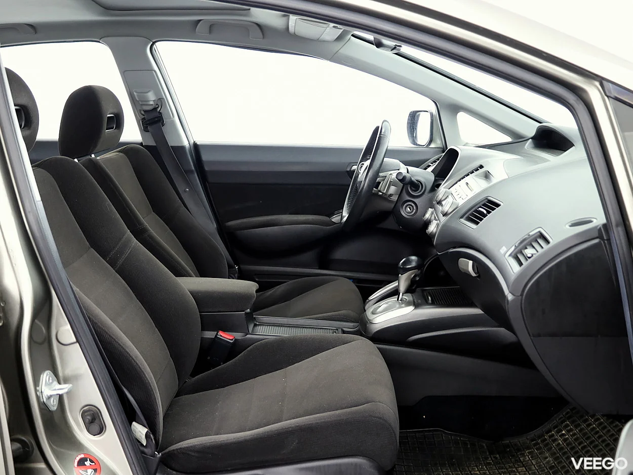Honda Civic 1.8 104kW