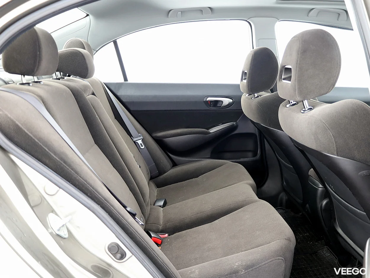 Honda Civic 1.8 104kW