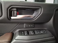 Toyota Land Cruiser Executive Hybrid 48V AWD 2.8 151kW thumbnail