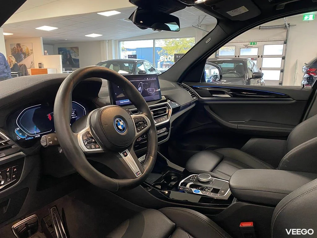 BMW iX3 Sportstolar Rattvärme Backkamera Drag *MOMS* 0kW