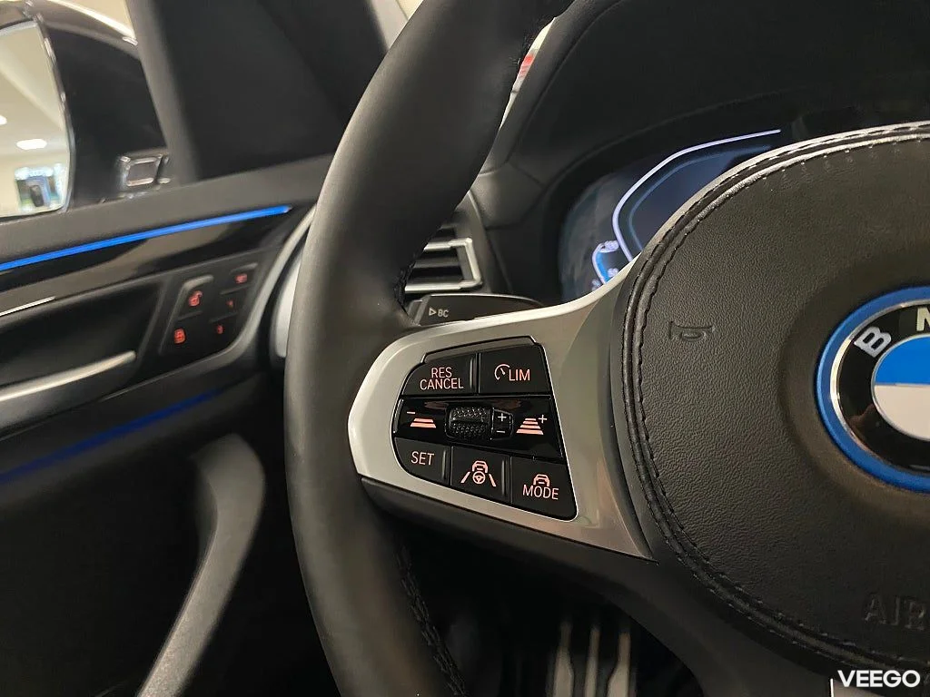 BMW iX3 Sportstolar Rattvärme Backkamera Drag *MOMS* 0kW