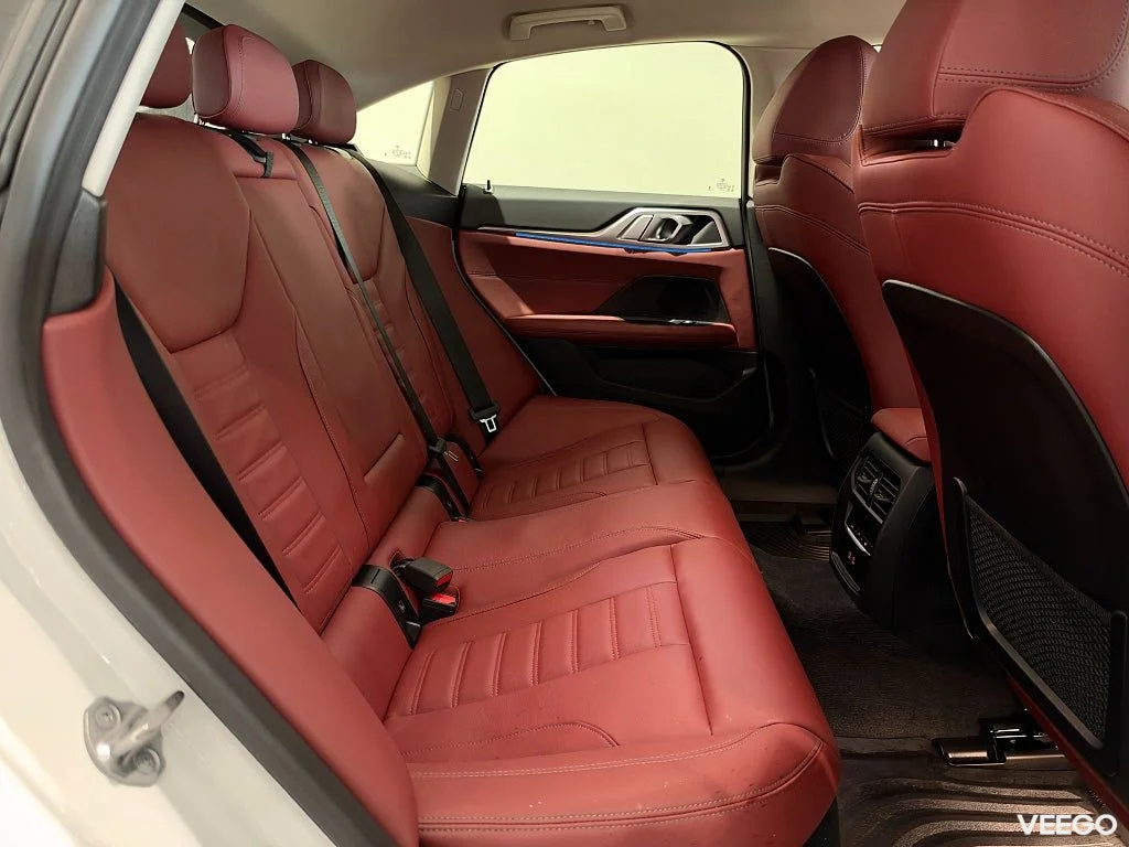 BMW i4 eDrive40 Adpt farth Sportstolar Rattv Drag Hifi 0kW
