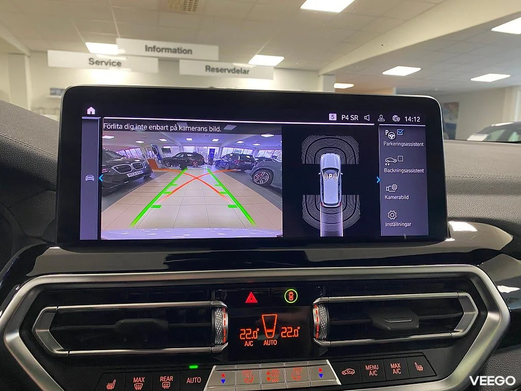 BMW iX3 Sportstolar Rattvärme Backkamera Drag *MOMS* 0kW