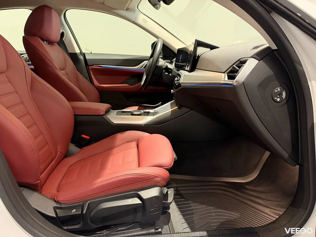 BMW i4 eDrive40 Adpt farth Sportstolar Rattv Drag Hifi 0kW